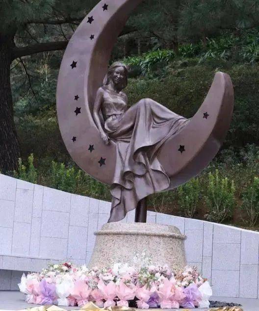 88岁母亲现身闺蜜礼物感动泪目开元棋牌李玟离世一年多二姐携(图1)