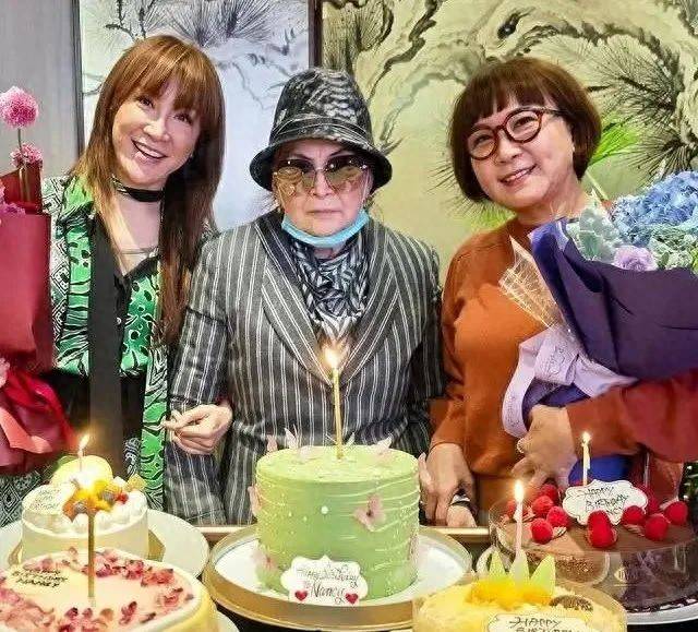 88岁母亲现身闺蜜礼物感动泪目开元棋牌李玟离世一年多二姐携(图2)